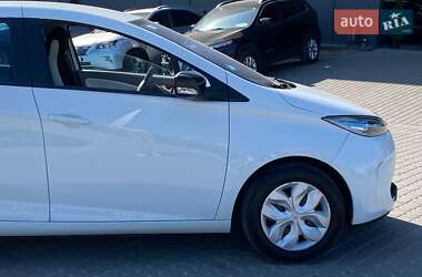 Хэтчбек Renault Zoe 2015 в 
