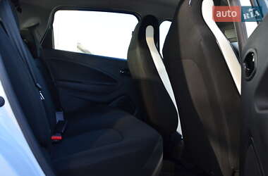 Хэтчбек Renault Zoe 2021 в 