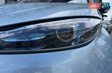 Хэтчбек Renault Zoe 2013 в 