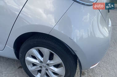 Хэтчбек Renault Zoe 2016 в 