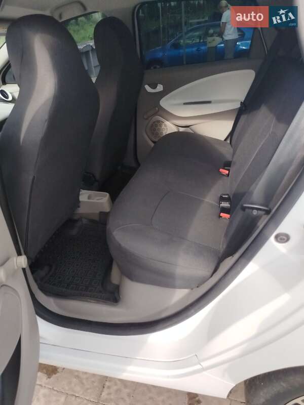 Хетчбек Renault Zoe 2016 в Дрогобичі