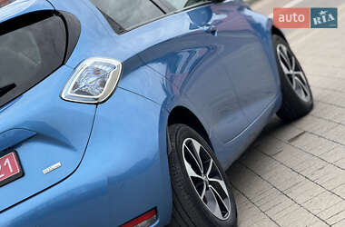Хэтчбек Renault Zoe 2017 в 
