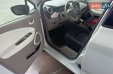 Хэтчбек Renault Zoe 2017 в 