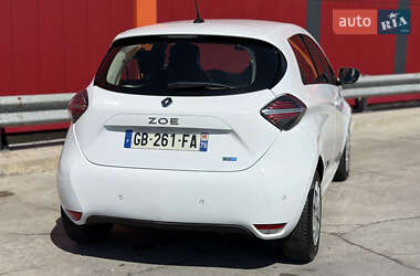 Хэтчбек Renault Zoe 2021 в 