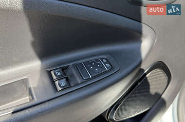 Хэтчбек Renault Zoe 2021 в 