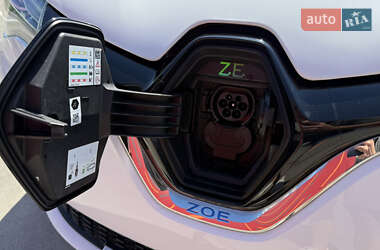 Хэтчбек Renault Zoe 2021 в 