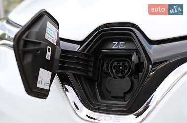 Хэтчбек Renault Zoe 2022 в 