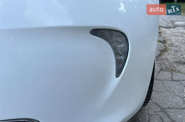 Хэтчбек Renault Zoe 2017 в 