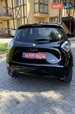 Хэтчбек Renault Zoe 2017 в 