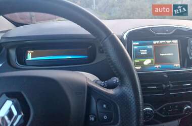 Хэтчбек Renault Zoe 2015 в 