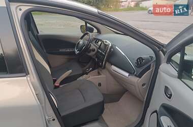 Хэтчбек Renault Zoe 2016 в 
