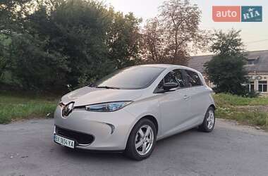Хэтчбек Renault Zoe 2016 в 