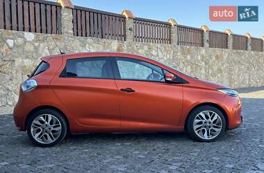 Хэтчбек Renault Zoe 2016 в 