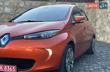 Хэтчбек Renault Zoe 2016 в 