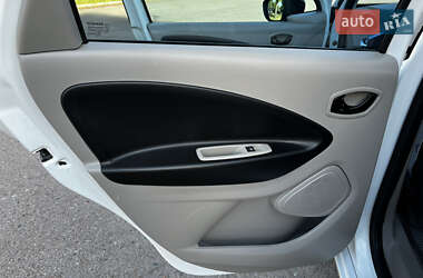 Хэтчбек Renault Zoe 2014 в 