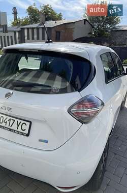 Хэтчбек Renault Zoe 2021 в 
