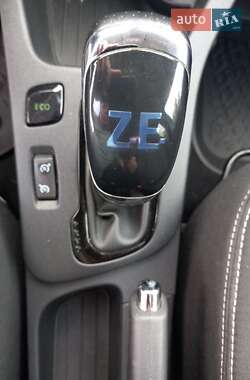 Хэтчбек Renault Zoe 2017 в 