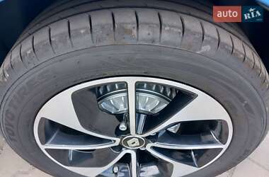 Хэтчбек Renault Zoe 2017 в 
