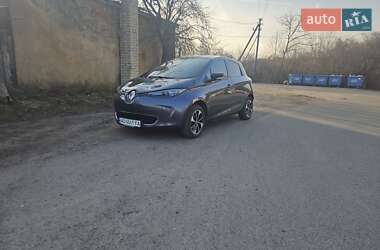 Хэтчбек Renault Zoe 2017 в 
