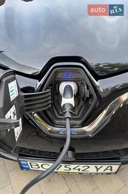 Хэтчбек Renault Zoe 2020 в 
