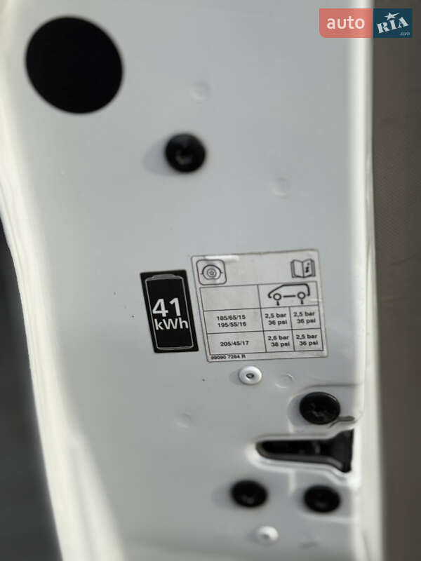 Хэтчбек Renault Zoe 2017 в Самборе фото 32 Хэтчбек Renault Zoe 2017 в Самборе