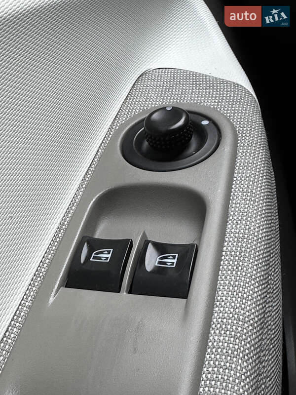 Хэтчбек Renault Zoe 2017 в Самборе фото 84 Хэтчбек Renault Zoe 2017 в Самборе