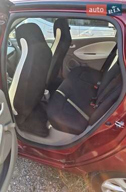 Хэтчбек Renault Zoe 2018 в 