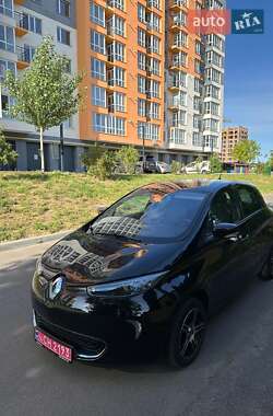 Хэтчбек Renault Zoe 2013 в 