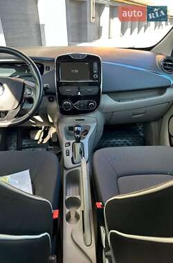 Хэтчбек Renault Zoe 2013 в 