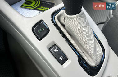 Хэтчбек Renault Zoe 2014 в 