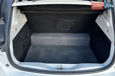 Хэтчбек Renault Zoe 2014 в 