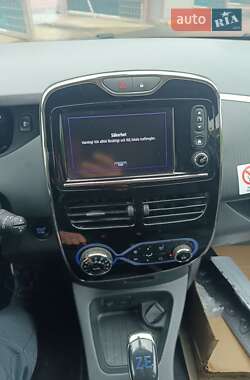 Хэтчбек Renault Zoe 2017 в 