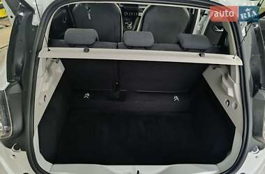 Хэтчбек Renault Zoe 2021 в 