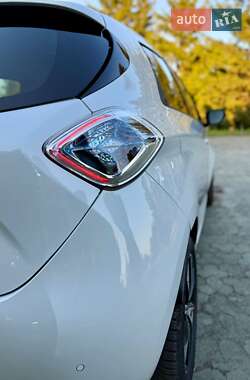 Хэтчбек Renault Zoe 2017 в 