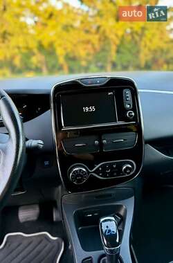 Хэтчбек Renault Zoe 2017 в 