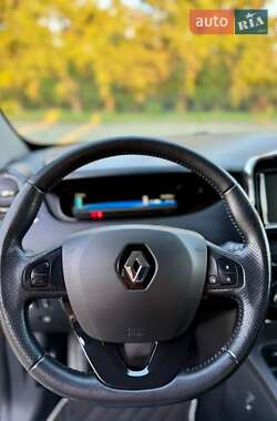 Хэтчбек Renault Zoe 2017 в 