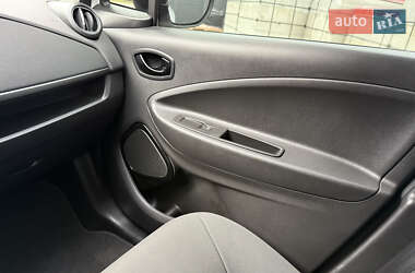 Хэтчбек Renault Zoe 2020 в 