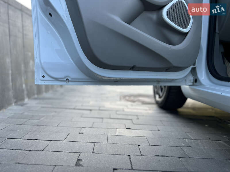 Хэтчбек Renault Zoe 2013 в Тернополе