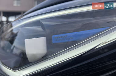 Хэтчбек Renault Zoe 2020 в 