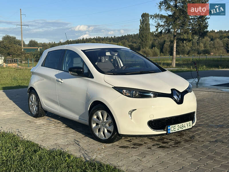 Хэтчбек Renault Zoe 2015 в 