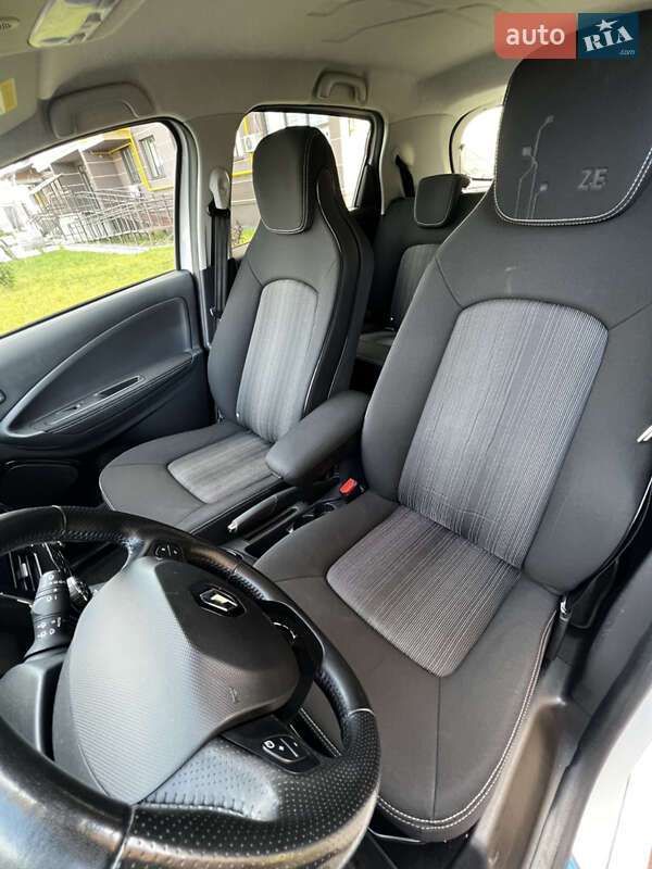 Хетчбек Renault Zoe 2017 в Києві фото 38 Хетчбек Renault Zoe 2017 в Києві