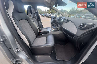 Хэтчбек Renault Zoe 2020 в 