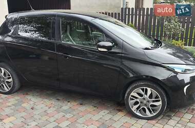 Хэтчбек Renault Zoe 2016 в 