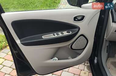 Хэтчбек Renault Zoe 2016 в 