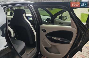Хэтчбек Renault Zoe 2016 в 