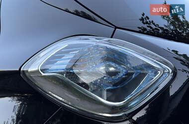 Хэтчбек Renault Zoe 2015 в 