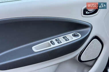 Хэтчбек Renault Zoe 2015 в 