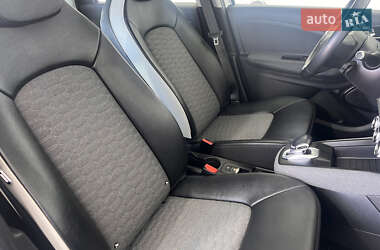 Хэтчбек Renault Zoe 2020 в 