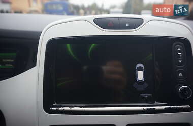 Хэтчбек Renault Zoe 2015 в 