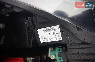 Хэтчбек Renault Zoe 2015 в 